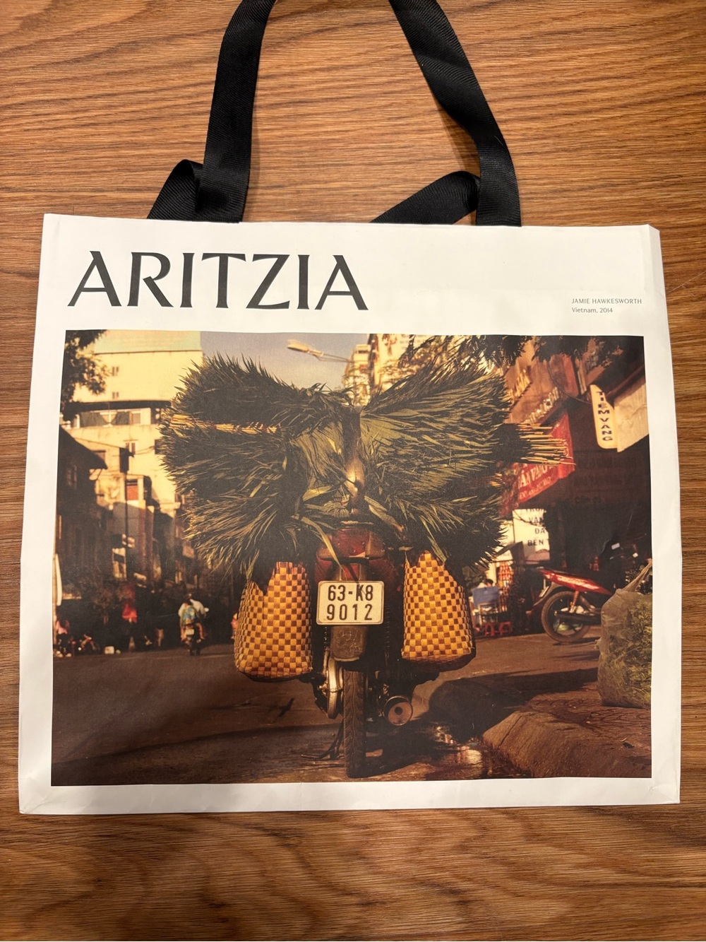 Free with purchase - Aritzia Shopping Bag
